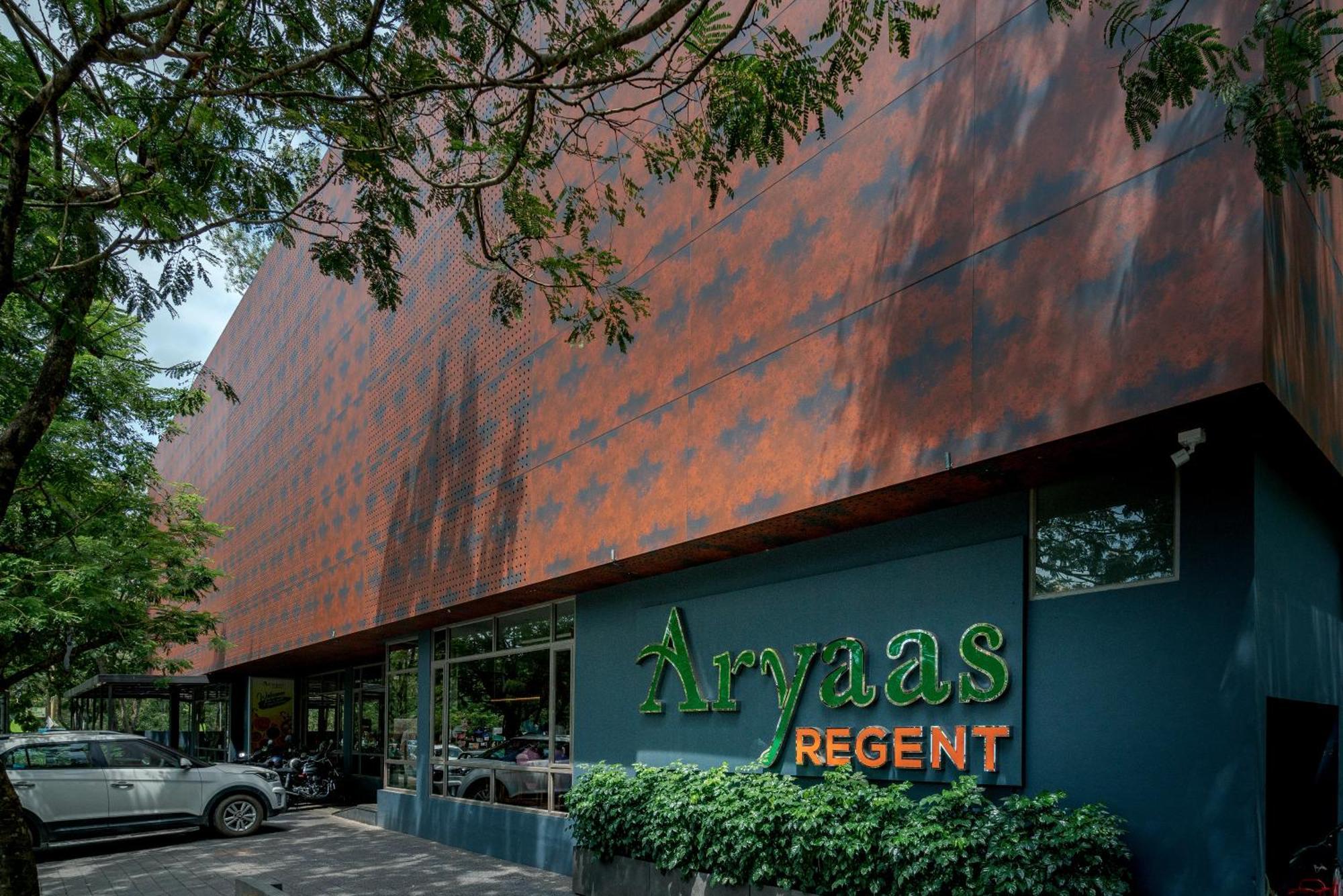 Aryaas Regent Hotel Kochi Exterior photo